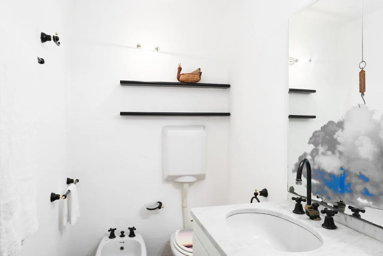 Square Views Apartment Lerici